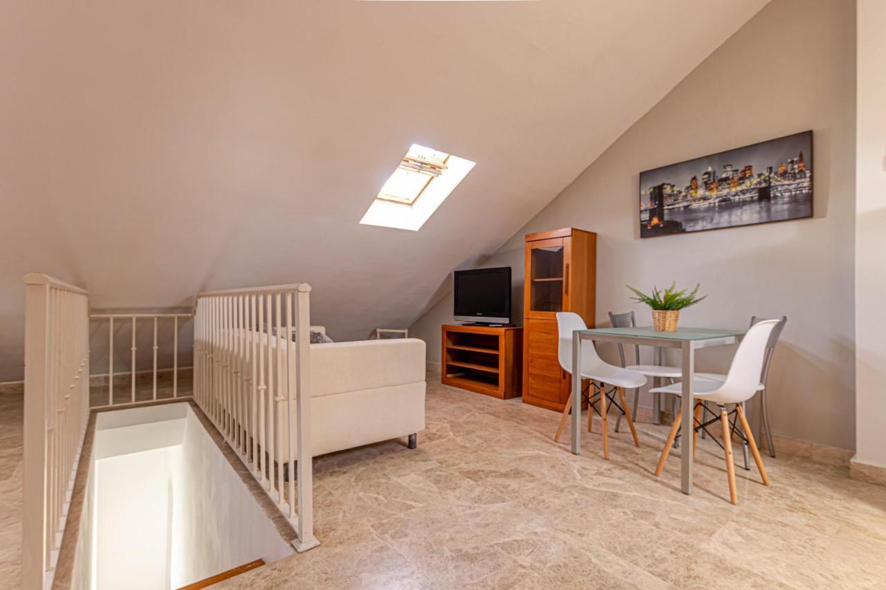 797 Holiday Rentals- Duplex Para 7 En La Carihuela A 1 Min De La Playa トレモリノス エクステリア 写真